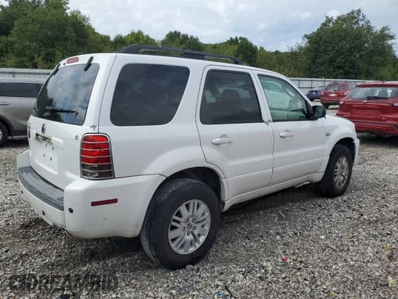 2005 Mercury Mariner Luxury с VIN 4M2YU56135DJ10118, выставлен на аукционе Copart как лот 81430025 с пробегом 266 319 миль миль и Чистый • Clean title. История ставок и продаж доступна на DreamBid. Изображение 3.