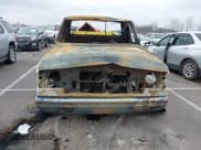 ✅ 1988 Ford F-250 • VIN: 1FTHF26G7JPA77250 • Lot: 43808669. Wystawiony na IAAI z przebiegiem Nie podano. Bezpłatny archiwum sprzedaży aukcyjnych z USA i szczegółowy raport historii pojazdu na DreamBid. Zdjęcie 6.