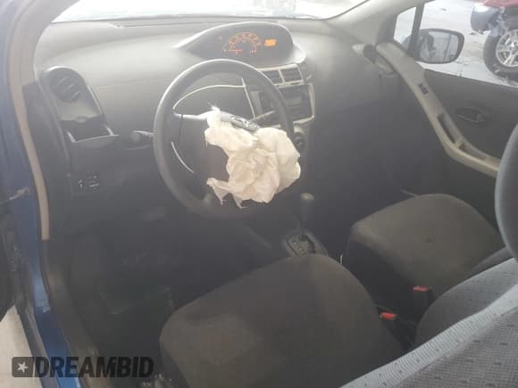 ✅ 2009 Toyota Yaris • VIN: JTDJT903295260409 • Лот: 69098805. Опубликован ранее на Copart с пробегом 96 848 миль. Бесплатный доступ к архиву аукционных продаж из США и подробный отчёт об истории автомобиля на DreamBid. Изображение 8.