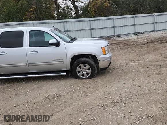 ✅ 2012 GMC Sierra 1500 SLE • VIN: 3GTP2VE77CG175924 • Лот: 87216395. Опубликован ранее на Copart с пробегом 202 259 миль. Бесплатный доступ к архиву аукционных продаж из США и подробный отчёт об истории автомобиля на DreamBid. Изображение 13.