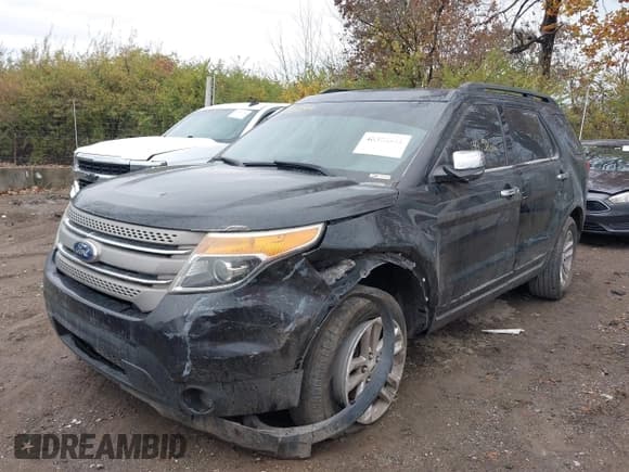 ✅ 2015 Ford Explorer • VIN: 1FM5K8B86FGA16474 • Lot: 40575399. Wystawiony na IAAI z przebiegiem 184 516 mil. Bezpłatny archiwum sprzedaży aukcyjnych z USA i szczegółowy raport historii pojazdu na DreamBid. Zdjęcie 6.