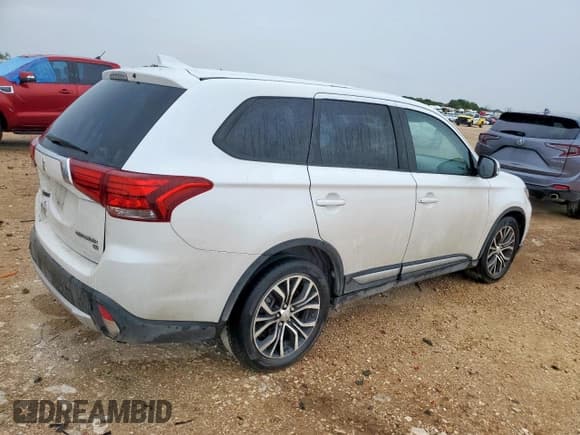 ✅ 2018 Mitsubishi Outlander SE • VIN: JA4AD3A31JZ014712 • Lot: 63241275. Wystawiony na Copart z przebiegiem 179 660 mil. Bezpłatny archiwum sprzedaży aukcyjnych z USA i szczegółowy raport historii pojazdu na DreamBid. Zdjęcie 3.