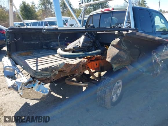 ✅ 2000 Toyota Tundra Limited • VIN: 5TBBT4815YS065867 • Lot: 41995501. Wystawiony na IAAI z przebiegiem 208 889 mil. Bezpłatny archiwum sprzedaży aukcyjnych z USA i szczegółowy raport historii pojazdu na DreamBid. Zdjęcie 6.