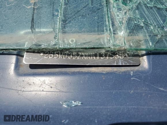 ✅ 1992 Dodge Passenger • VIN: 2B5WB35ZXNK137538 • Lot: 84401405. Wystawiony na Copart z przebiegiem 195 177 mil. Bezpłatny archiwum sprzedaży aukcyjnych z USA i szczegółowy raport historii pojazdu na DreamBid. Zdjęcie 13.