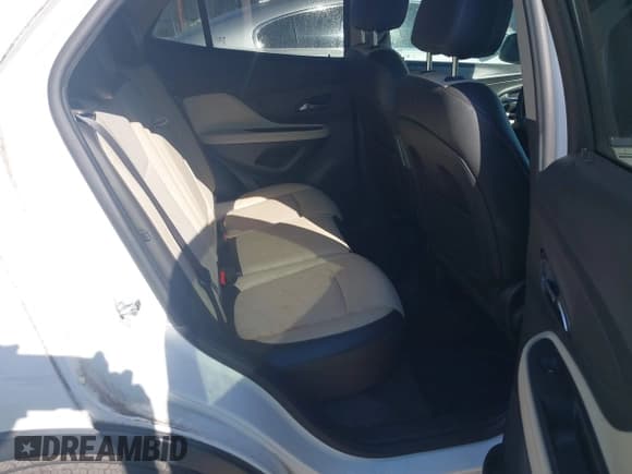 ✅ 2017 Buick Encore Preferred • VIN: KL4CJASB3HB110694 • Lot: 43689636. Wystawiony na IAAI z przebiegiem 80 124 mil. Bezpłatny archiwum sprzedaży aukcyjnych z USA i szczegółowy raport historii pojazdu na DreamBid. Zdjęcie 8.