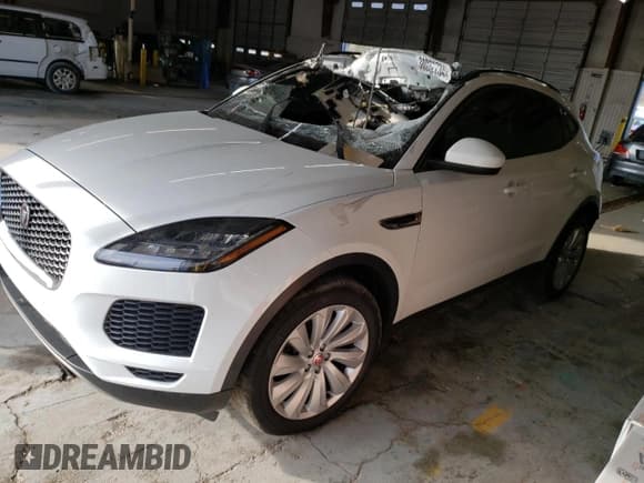 ✅ 2018 Jaguar E-Pace SE • VIN: SADFP2FX3J1Z17875 • Лот: 38032734. Опубликован ранее на Copart с пробегом 84 732 миль. Бесплатный доступ к архиву аукционных продаж из США и подробный отчёт об истории автомобиля на DreamBid. Изображение 1.