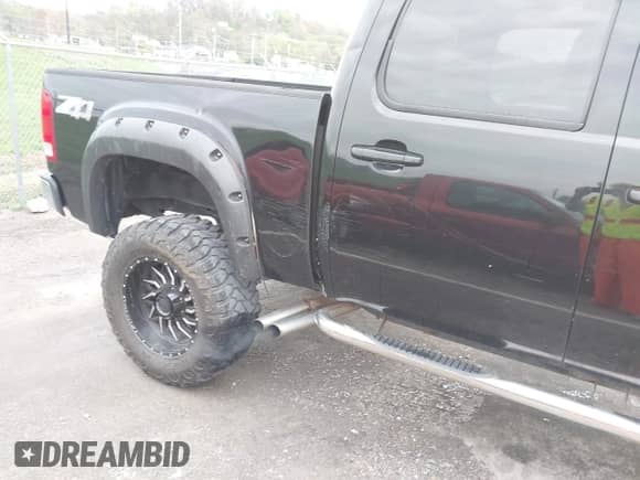✅ 2008 GMC Sierra 1500 SLT • VIN: 2GTEK13M981177893 • Lot: 41959146. Listed on IAAI with 228,388 mi. Free auction sales archive from the USA and detailed vehicle history report at DreamBid. Image 17.