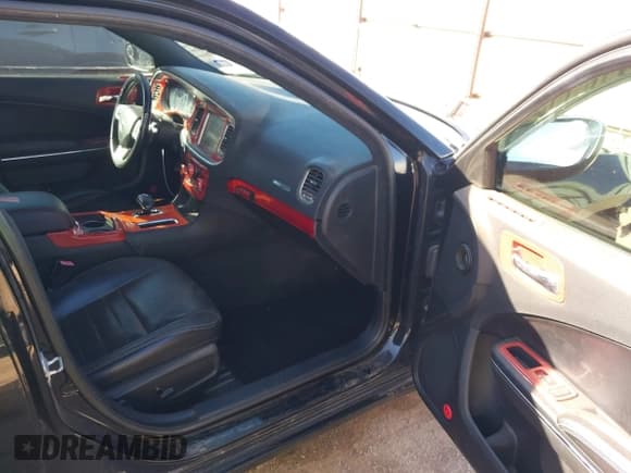 ✅ 2013 Dodge Charger SXT • VIN: 2C3CDXHG5DH557617 • Лот: 43549810. Опубликован ранее на IAAI с пробегом 161 606 миль. Бесплатный доступ к архиву аукционных продаж из США и подробный отчёт об истории автомобиля на DreamBid. Изображение 5.