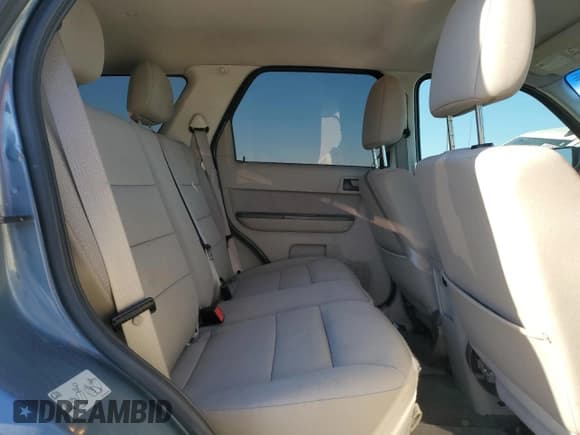 ✅ 2011 Ford Escape Hybrid • VIN: 1FMCU4K30BKC54584 • Lot: 42310875. Wystawiony na Copart z przebiegiem 106 259 mil. Bezpłatny archiwum sprzedaży aukcyjnych z USA i szczegółowy raport historii pojazdu na DreamBid. Zdjęcie 11.