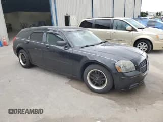 ✅ 2005 Dodge Magnum SE • VIN: 2D4FV48V65H510653 • Lot: 70927144. Listed on Copart with 105,350 mi. Free auction sales archive from the USA and detailed vehicle history report at DreamBid. Image 4.