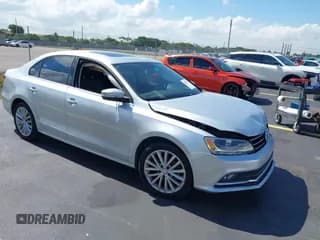 ✅ 2015 Volkswagen Jetta SE • VIN: 3VWD07AJ5FM340040 • Лот: 42296755. Опубликован ранее на IAAI с пробегом 94 050 миль. Бесплатный доступ к архиву аукционных продаж из США и подробный отчёт об истории автомобиля на DreamBid. Изображение 1.