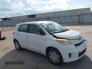 ✅ 2010 Scion xD • VIN: JTKKU4B49AJ054292 • Lot: 43176397. Wystawiony na IAAI z przebiegiem 170 844 mil. Bezpłatny archiwum sprzedaży aukcyjnych z USA i szczegółowy raport historii pojazdu na DreamBid. Zdjęcie 1.