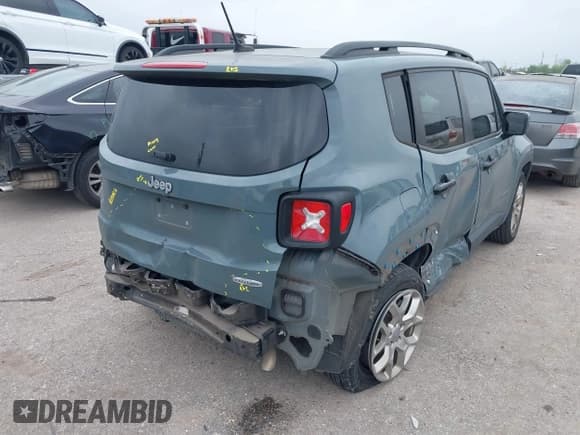 ✅ 2017 Jeep Renegade Latitude • VIN: ZACCJABB7HPG62825 • Lot: 41919378. Wystawiony na IAAI z przebiegiem 105 184 mil. Bezpłatny archiwum sprzedaży aukcyjnych z USA i szczegółowy raport historii pojazdu na DreamBid. Zdjęcie 17.