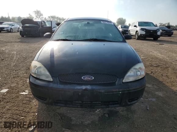 ✅ 2005 Ford Taurus SE • VIN: 1FAHP53205A174408 • Лот: 80214655. Опубликован ранее на Copart с пробегом 132 764 миль. Бесплатный доступ к архиву аукционных продаж из США и подробный отчёт об истории автомобиля на DreamBid. Изображение 5.