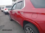 ✅ 2023 Chevrolet Traverse High Country • VIN: 1GNEVNKW9PJ242335 • Lot: 42415467. Wystawiony na IAAI z przebiegiem 25 855 mil. Bezpłatny archiwum sprzedaży aukcyjnych z USA i szczegółowy raport historii pojazdu na DreamBid. Zdjęcie 14.