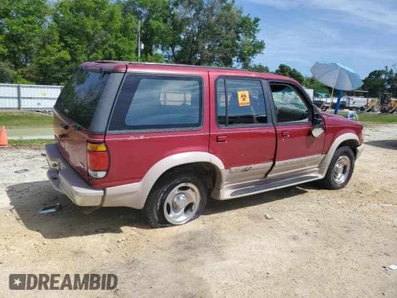 ✅ 1995 Ford Explorer Eddie Bauer • VIN: 1FMDU32XXSUB67930 • Lot: 51514905. Listed on Copart with 246,440 mi. Free auction sales archive from the USA and detailed vehicle history report at DreamBid. Image 3.