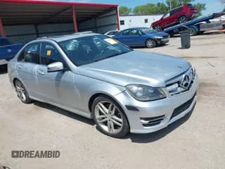 ✅ 2012 Mercedes-Benz C 300 Sport • VIN: WDDGF8BB8CR213651 • Lot: 42669264. Wystawiony na IAAI z przebiegiem 110 091 mil. Bezpłatny archiwum sprzedaży aukcyjnych z USA i szczegółowy raport historii pojazdu na DreamBid. Zdjęcie 1.