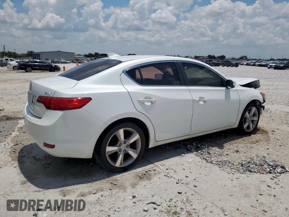 ✅ 2015 Acura ILX Premium • VIN: 19VDE1F58FE005032 • Lot: 64086505. Wystawiony na Copart z przebiegiem 213 151 mil. Bezpłatny archiwum sprzedaży aukcyjnych z USA i szczegółowy raport historii pojazdu na DreamBid. Zdjęcie 3.