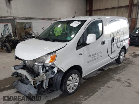 ✅ 2019 Nissan NV200 SV • VIN: 3N6CM0KN3KK695013 • Lot: 43406390. Wystawiony na IAAI z przebiegiem 56 986 mil. Bezpłatny archiwum sprzedaży aukcyjnych z USA i szczegółowy raport historii pojazdu na DreamBid. Zdjęcie 18.