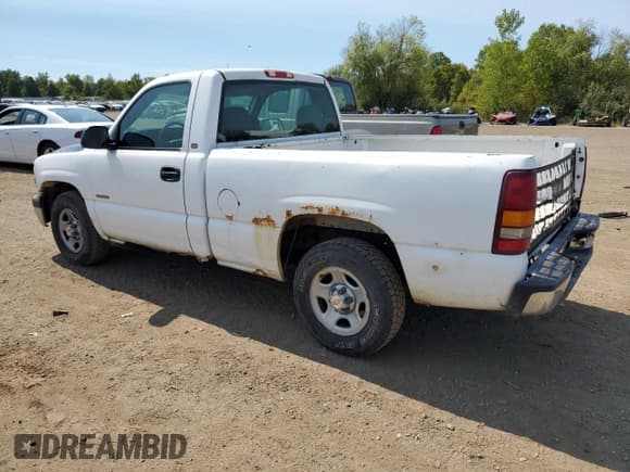 ✅ 2002 Chevrolet Silverado 1500 • VIN: 1GCEC14W42Z309275 • Лот: 70226834. Опубликован ранее на Copart с пробегом 133 407 миль. Бесплатный доступ к архиву аукционных продаж из США и подробный отчёт об истории автомобиля на DreamBid. Изображение 2.