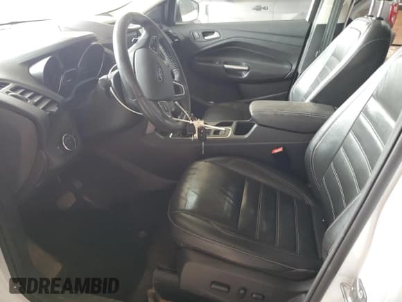 ✅ 2017 Ford Escape SE • VIN: 1FMCU9G93HUD78503 • Lot: 55392495. Wystawiony na Copart z przebiegiem 137 170 mil. Bezpłatny archiwum sprzedaży aukcyjnych z USA i szczegółowy raport historii pojazdu na DreamBid. Zdjęcie 7.