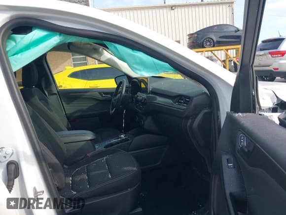 ✅ 2024 Ford Escape Active • VIN: 1FMCU0GN6RUA16904 • Lot: 43275344. Wystawiony na IAAI z przebiegiem 10 974 mil. Bezpłatny archiwum sprzedaży aukcyjnych z USA i szczegółowy raport historii pojazdu na DreamBid. Zdjęcie 5.