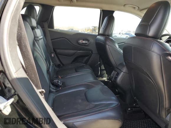 ✅ 2017 Jeep Cherokee Trailhawk L Plus • VIN: 1C4PJMBB5HW513075 • Lot: 49499425. Wystawiony na Copart z przebiegiem 136 185 mil. Bezpłatny archiwum sprzedaży aukcyjnych z USA i szczegółowy raport historii pojazdu na DreamBid. Zdjęcie 11.