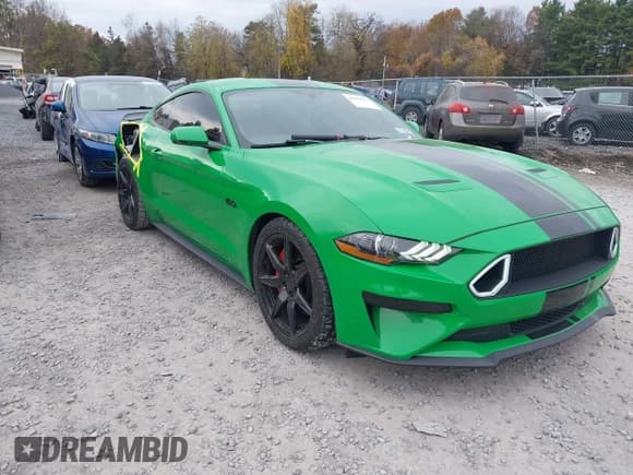 ✅ 2019 Ford Mustang GT Premium • VIN: 1FA6P8CF3K5156873 • Lot: 43633673. Wystawiony na IAAI z przebiegiem 30 947 mil. Bezpłatny archiwum sprzedaży aukcyjnych z USA i szczegółowy raport historii pojazdu na DreamBid. Zdjęcie 1.