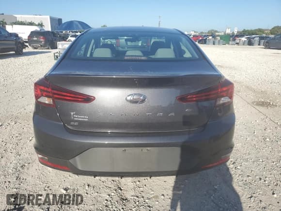 ✅ 2020 Hyundai Elantra SE • VIN: 5NPD74LF6LH590233 • Лот: 83837935. Опубликован ранее на Copart с пробегом 28 646 миль. Бесплатный доступ к архиву аукционных продаж из США и подробный отчёт об истории автомобиля на DreamBid. Изображение 6.