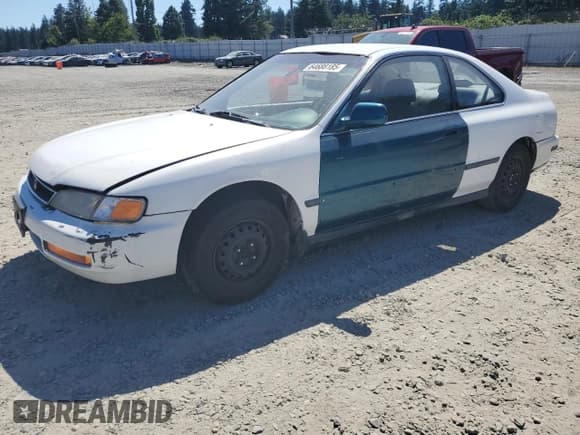 ✅ 1996 Honda Accord LX • VIN: 1HGCD7232TA014788 • Lot: 64688185. Listed on Copart with 153,240 mi. Free auction sales archive from the USA and detailed vehicle history report at DreamBid. Image 1.