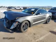 ✅ 2020 Ford Mustang EcoBoost Premium • VIN: 1FA6P8THXL5141998 • Lot: 43567131. Wystawiony na IAAI z przebiegiem 28 021 mil. Bezpłatny archiwum sprzedaży aukcyjnych z USA i szczegółowy raport historii pojazdu na DreamBid. Zdjęcie 2.