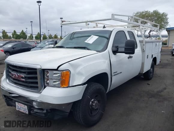 ✅ 2008 GMC Sierra 3500HD • VIN: 1GTHC39628E176730 • Lot: 43435988. Wystawiony na IAAI z przebiegiem 310 270 mil. Bezpłatny archiwum sprzedaży aukcyjnych z USA i szczegółowy raport historii pojazdu na DreamBid. Zdjęcie 2.