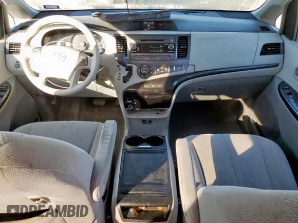 ✅ 2014 Toyota Sienna LE • VIN: 5TDJK3DC3ES080628 • Lot: 90848915. Listed on Copart with 134,900 mi. Free auction sales archive from the USA and detailed vehicle history report at DreamBid. Image 8.