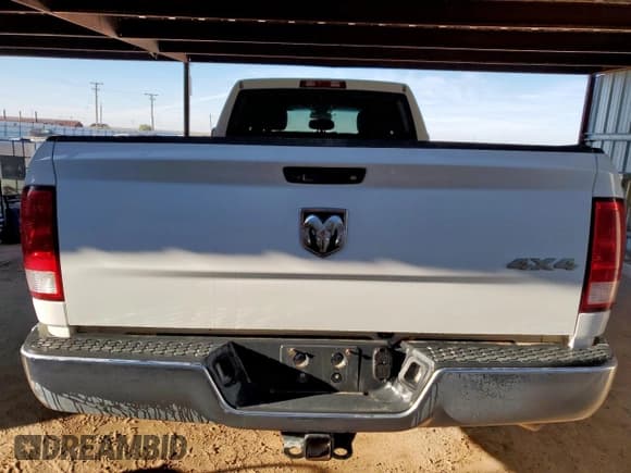 ✅ 2018 Ram 2500 Tradesman • VIN: 3C6UR5HJ3JG316076 • Lot: 91455305. Wystawiony na Copart z przebiegiem 119 648 mil. Bezpłatny archiwum sprzedaży aukcyjnych z USA i szczegółowy raport historii pojazdu na DreamBid. Zdjęcie 6.