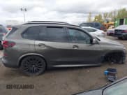 ✅ 2025 BMW X5 xDrive40i • VIN: 5UX23EU09S9W48828 • Lot: 43358727. Wystawiony na IAAI z przebiegiem 35 110 mil. Bezpłatny archiwum sprzedaży aukcyjnych z USA i szczegółowy raport historii pojazdu na DreamBid. Zdjęcie 13.