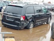 ✅ 2011 Chrysler Town & Country Touring • VIN: 2A4RR5DG8BR624570 • Lot: 43735088. Wystawiony na IAAI z przebiegiem 233 629 mil. Bezpłatny archiwum sprzedaży aukcyjnych z USA i szczegółowy raport historii pojazdu na DreamBid. Zdjęcie 4.