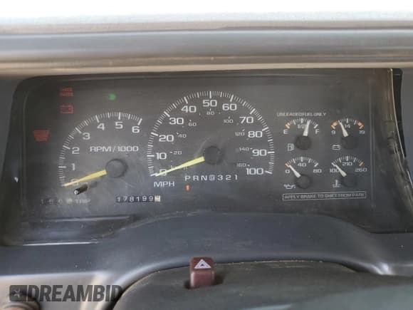 ✅ 1998 GMC Sierra 1500 • VIN: 1GTEK19R1WR511373 • Лот: 60080685. Опубликован ранее на Copart с пробегом 178 199 миль. Бесплатный доступ к архиву аукционных продаж из США и подробный отчёт об истории автомобиля на DreamBid. Изображение 9.