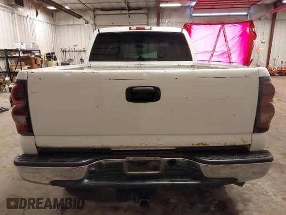 ✅ 2004 Chevrolet Silverado 2500HD LS • VIN: 1GCHK29U94E314964 • Лот: 42734747. Опубликован ранее на IAAI с пробегом Не указан. Бесплатный доступ к архиву аукционных продаж из США и подробный отчёт об истории автомобиля на DreamBid. Изображение 17.