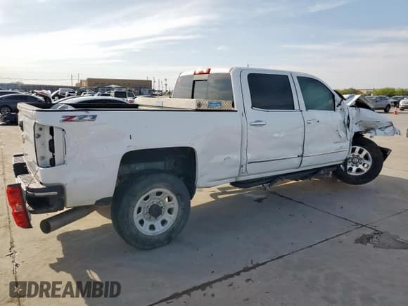 ✅ 2015 Chevrolet Silverado 2500HD LTZ • VIN: 1GC1KWE86FF636508 • Lot: 48467105. Wystawiony na Copart z przebiegiem Nie podano. Bezpłatny archiwum sprzedaży aukcyjnych z USA i szczegółowy raport historii pojazdu na DreamBid. Zdjęcie 3.