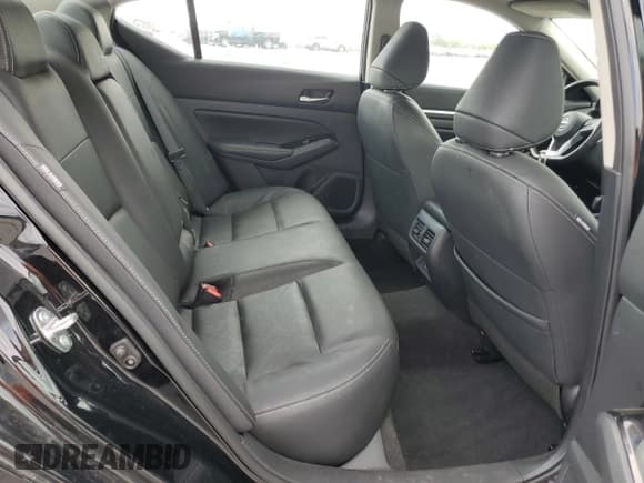 ✅ 2024 Nissan Altima SL • VIN: 1N4BL4EV2RN427584 • Лот: 70897145. Опубликован ранее на Copart с пробегом 15 554 миль. Бесплатный доступ к архиву аукционных продаж из США и подробный отчёт об истории автомобиля на DreamBid. Изображение 10.