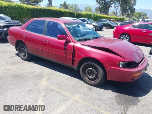 ✅ 1995 Toyota Camry LE • VIN: JT2SK12E6S0298227 • Lot: 42788533. Wystawiony na IAAI z przebiegiem 112 709 mil. Bezpłatny archiwum sprzedaży aukcyjnych z USA i szczegółowy raport historii pojazdu na DreamBid. Zdjęcie 1.