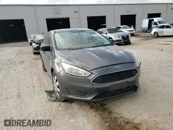 ✅ 2017 Ford Focus S • VIN: 1FADP3E22HL262529 • Lot: 91729565. Wystawiony na Copart z przebiegiem 202 731 mil. Bezpłatny archiwum sprzedaży aukcyjnych z USA i szczegółowy raport historii pojazdu na DreamBid. Zdjęcie 13.
