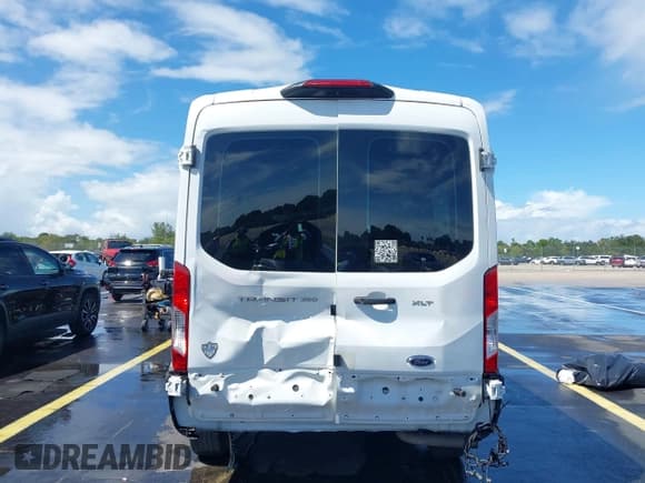 ✅ 2020 Ford Transit Passenger XL • VIN: 1FBAX2C86LKA43378 • Lot: 43313936. Wystawiony na IAAI z przebiegiem 61 100 mil. Bezpłatny archiwum sprzedaży aukcyjnych z USA i szczegółowy raport historii pojazdu na DreamBid. Zdjęcie 17.