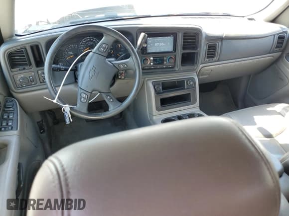 ✅ 2005 Chevrolet Suburban LS • VIN: 3GNEC16Z15G113135 • Лот: 74137674. Опубликован ранее на Copart с пробегом 217 387 миль. Бесплатный доступ к архиву аукционных продаж из США и подробный отчёт об истории автомобиля на DreamBid. Изображение 8.