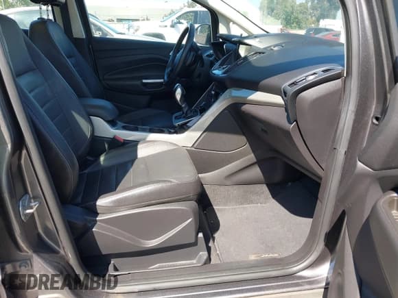 ✅ 2013 Ford C-Max SEL • VIN: 1FADP5CU3DL556211 • Lot: 42413793. Wystawiony na IAAI z przebiegiem Nie podano. Bezpłatny archiwum sprzedaży aukcyjnych z USA i szczegółowy raport historii pojazdu na DreamBid. Zdjęcie 5.