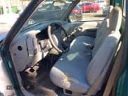 ✅ 1995 Chevrolet Silverado 1500 • VIN: 1GCEC14Z5SZ186726 • Lot: 43684842. Wystawiony na IAAI z przebiegiem 138 240 mil. Bezpłatny archiwum sprzedaży aukcyjnych z USA i szczegółowy raport historii pojazdu na DreamBid. Zdjęcie 5.