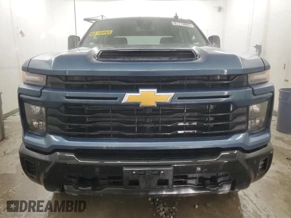 ✅ 2025 Chevrolet Silverado 2500HD Custom • VIN: 2GC4KME73S1185290 • Лот: 81719085. Опубликован ранее на Copart с пробегом 6 463 миль. Бесплатный доступ к архиву аукционных продаж из США и подробный отчёт об истории автомобиля на DreamBid. Изображение 5.