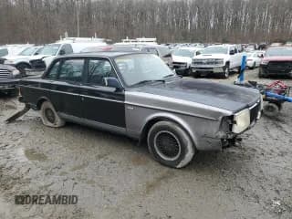 ✅ 1992 Volvo 240 • VIN: YV1AS8807N1473195 • Lot: 44374915. Listed on Copart with 115,100 mi. Free auction sales archive from the USA and detailed vehicle history report at DreamBid. Image 4.