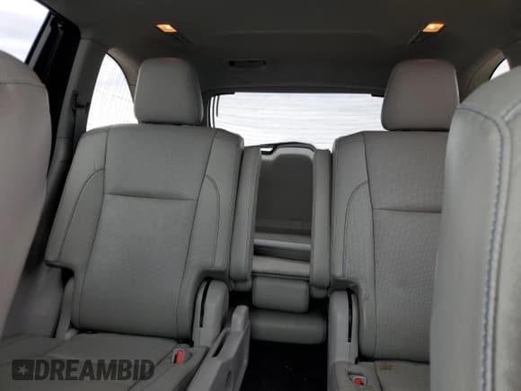 ✅ 2018 Toyota Highlander Limited Platinum • VIN: 5TDDZRFH8JS869551 • Lot: 82303955. Wystawiony na Copart z przebiegiem 131 231 mil. Bezpłatny archiwum sprzedaży aukcyjnych z USA i szczegółowy raport historii pojazdu na DreamBid. Zdjęcie 10.