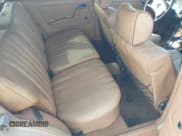 ✅ 1981 Mercedes-Benz 300 • VIN: WDBAB93A0BN004769 • Lot: 43684189. Wystawiony na IAAI z przebiegiem 306 130 mil. Bezpłatny archiwum sprzedaży aukcyjnych z USA i szczegółowy raport historii pojazdu na DreamBid. Zdjęcie 8.